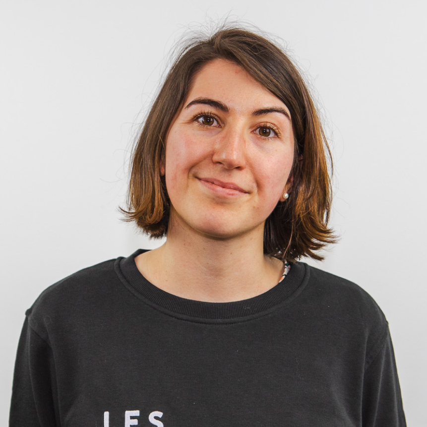 Photo de Justine Julien, qui pratique le métier d'opticienne à domicile depuis plus de 1 an